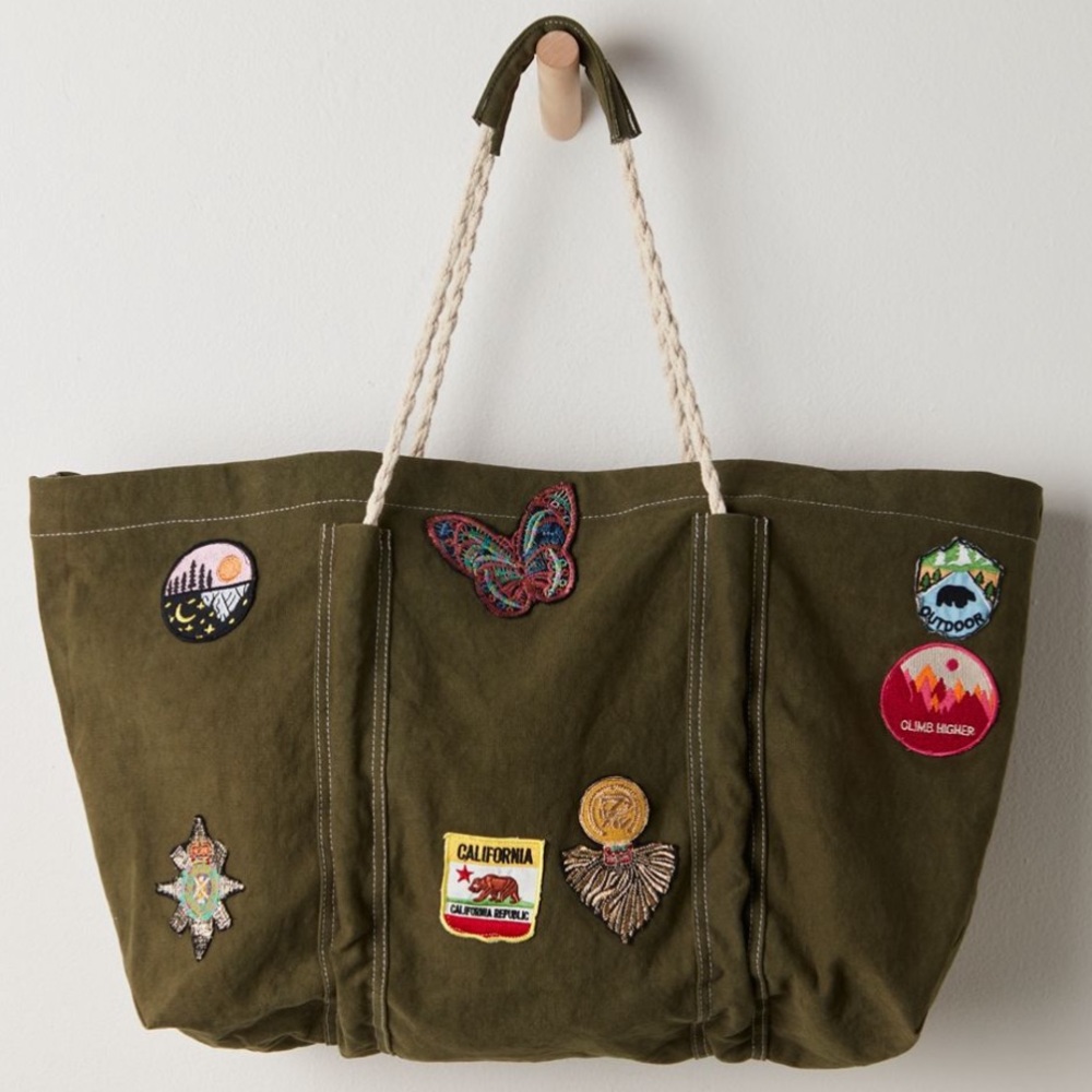 NWT FREE PEOPLE BEEN THERE BADGE TOTE BAG - Picture 2 of 7